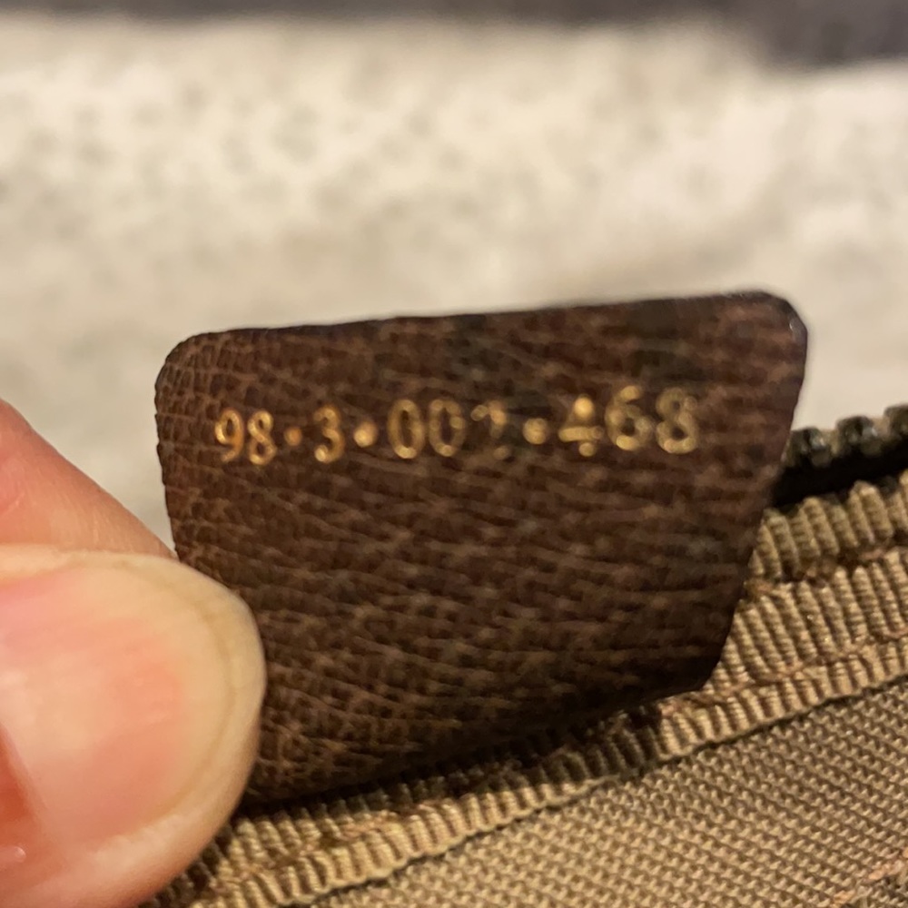 Vintage authentic Gucci bag. - Picture 6 of 7